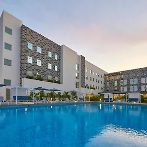 city-express-suites-cancun-aeropuerto-77506.quintano-roohotels.com/