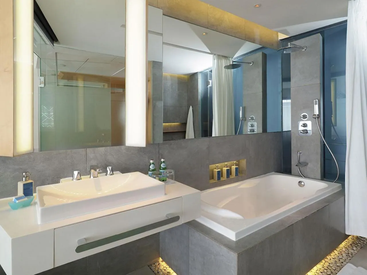 Hotel Ize Seminyak By Lifestyleretreats 4*,  Indonesia