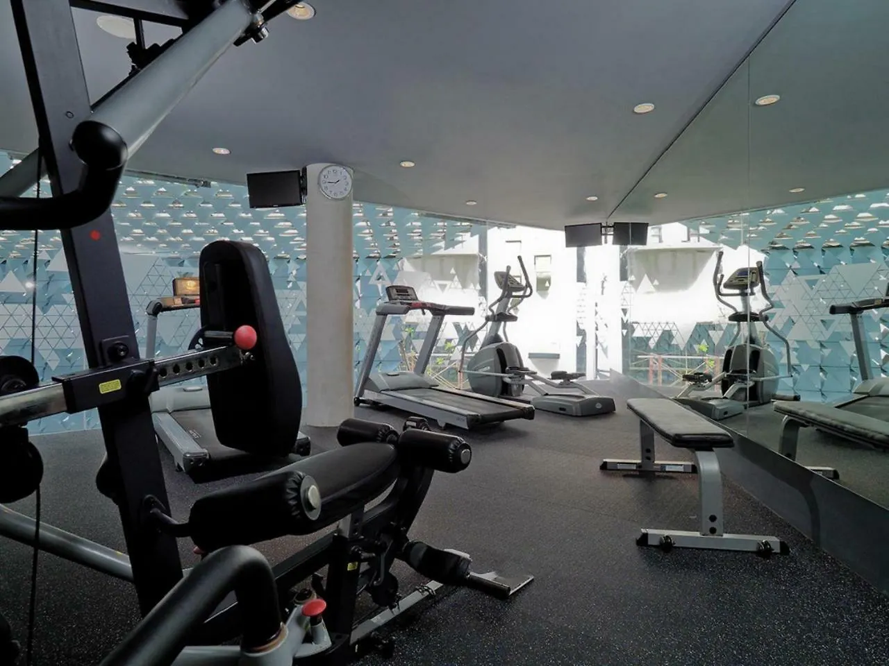 Ize Seminyak By Lifestyleretreats Hotel 4*, Seminyak (Bali)